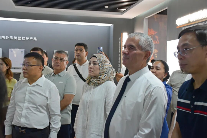 A delegation of government and business from Central Asian countries visited Hause